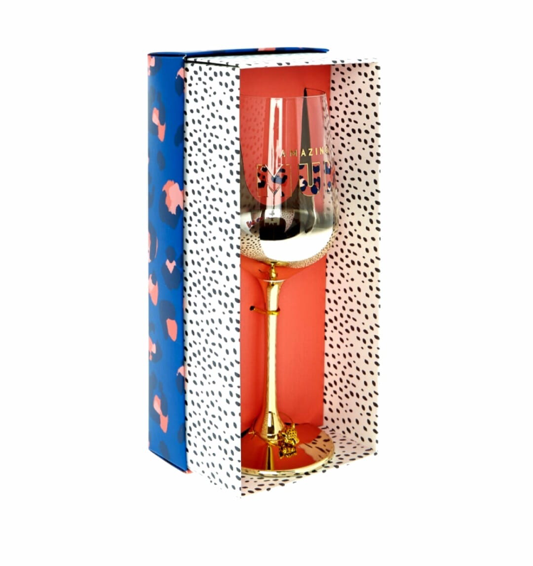 Amazing Mum Animal Print Wine Glass - Image 2